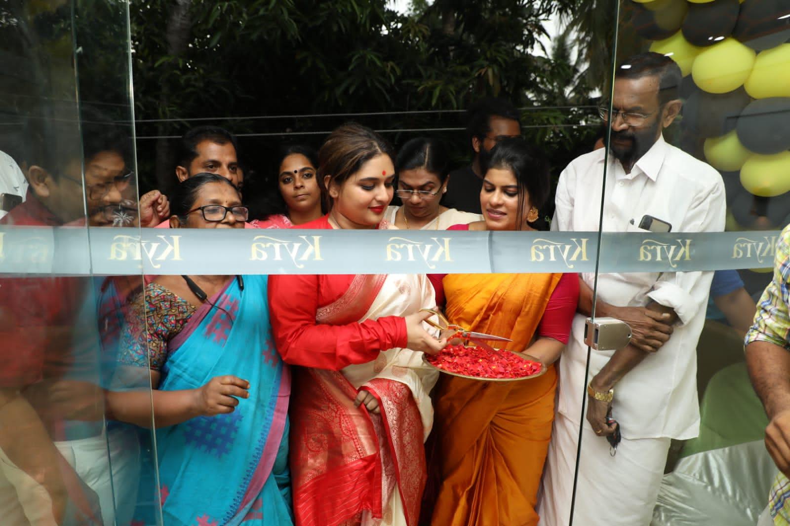 KYRA FAMILY SALON KARUNAGAPPALLY BHARANICAVU